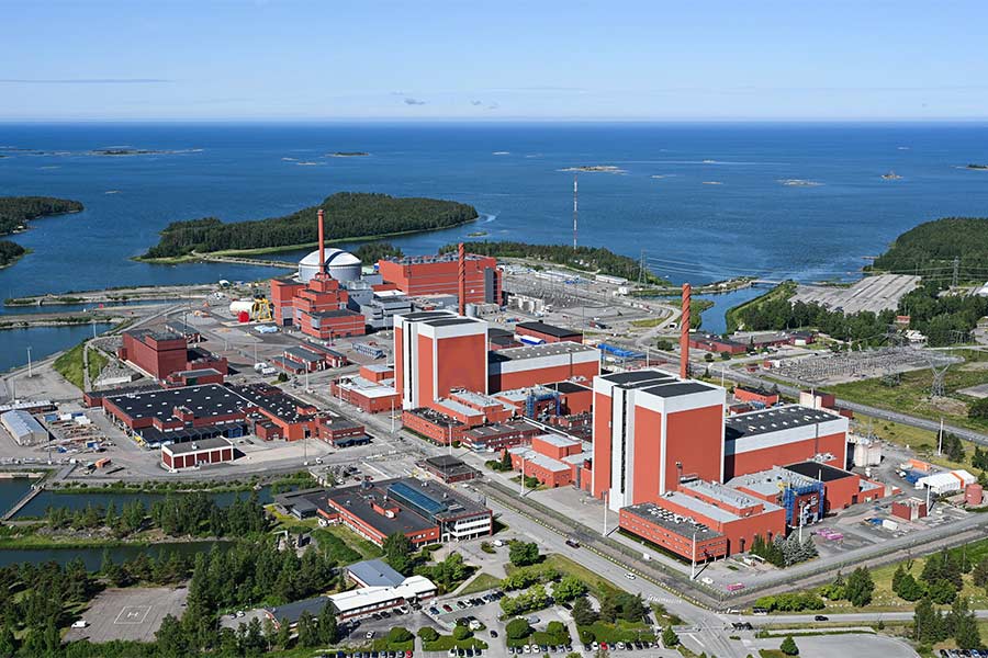 Яу 3,2 млрд євро перетворились на 11 млрд і 14 років затримки відносно запланованого запуску.